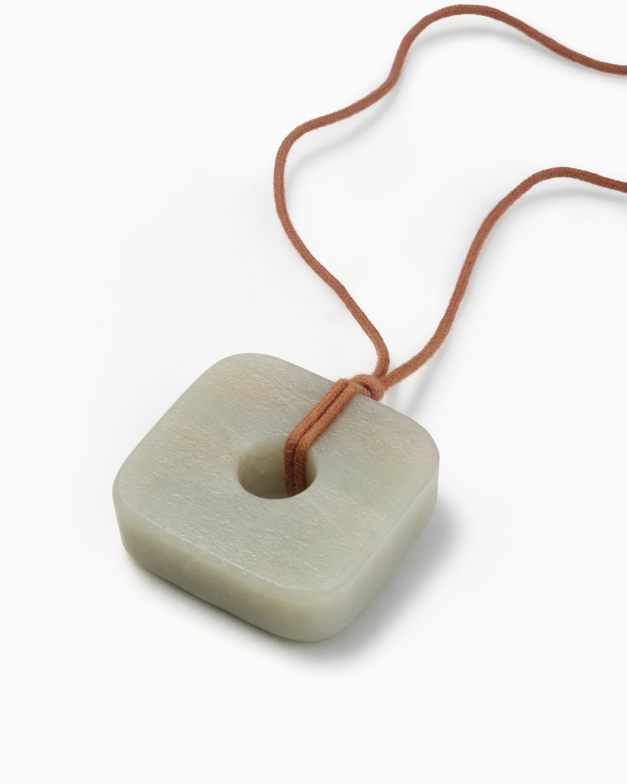 Colgante de collar de donut cuadrado grueso en nefrita blanca